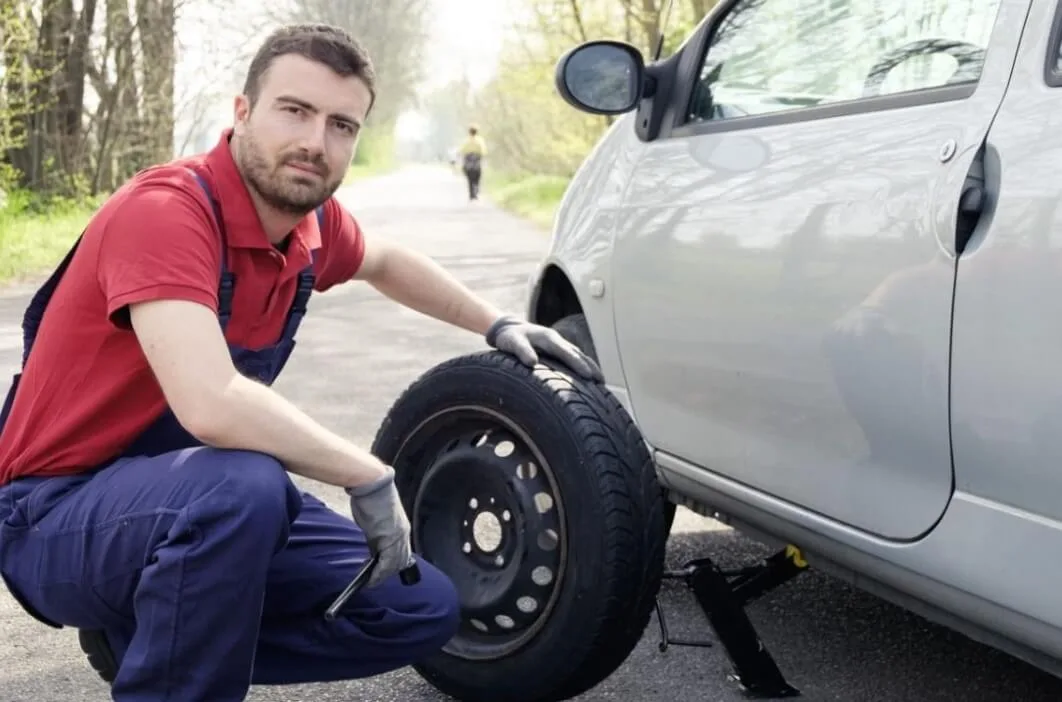 Mobile tyre fitting and replacement service for convenient, on-the-go vehicle maintenance.