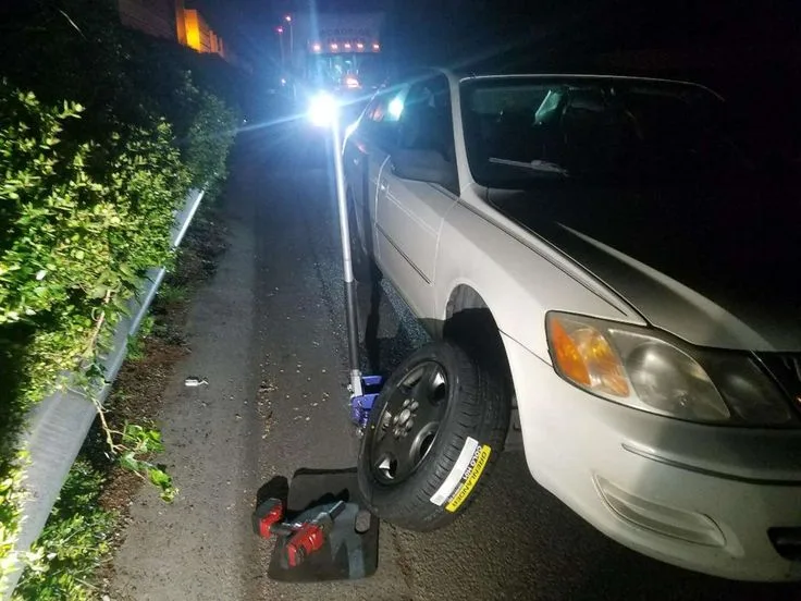 Overloaded vehicle increasing tyre blowout risk on M25